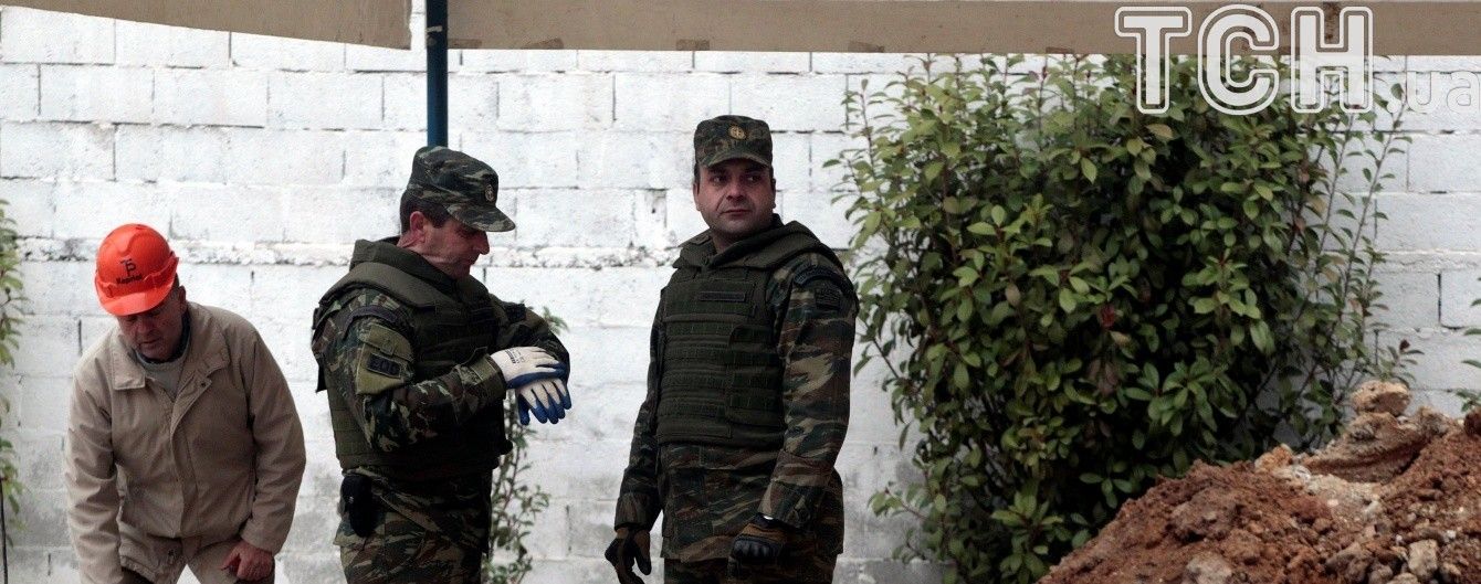В Афінах підірвали автомобіль з колишнім прем'єр-міністром Греції