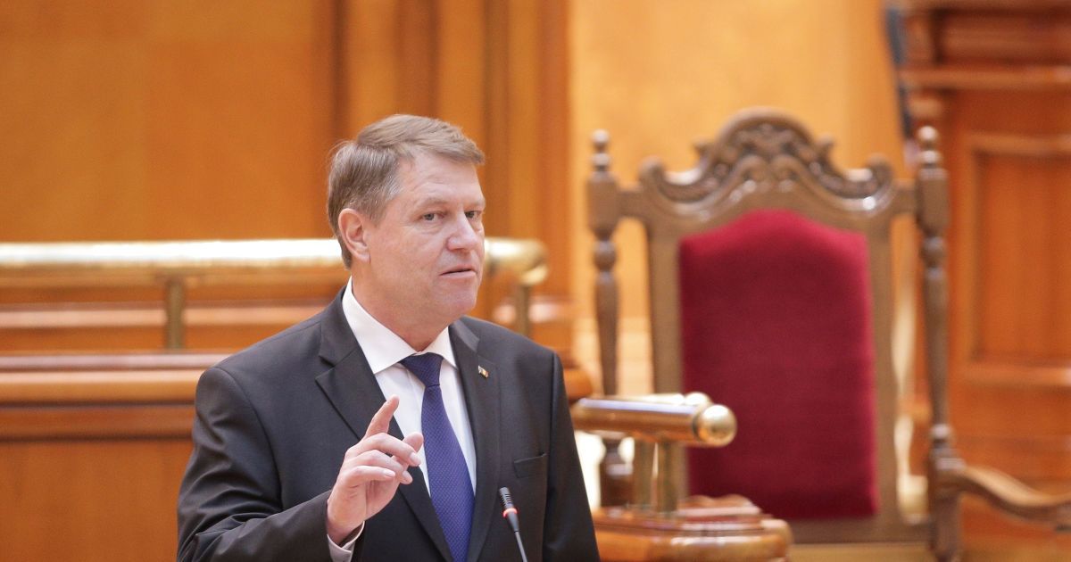 Президент Румынии отменил визит в Украину из-за скандального закона об образовании