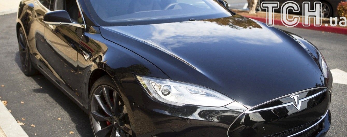 Автопілот Tesla визнали невинним у автокатастрофі, внаслідок якої загинув водій