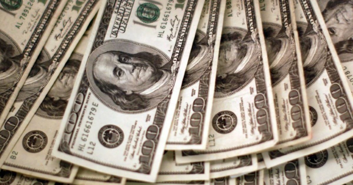 Украинские бизнесмены спрогнозировали курс доллара на ближайший год