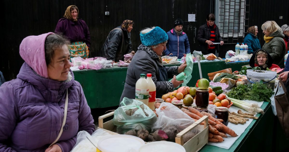 Після Великодня базари спорожніли, а ціни на продукти поповзли донизу