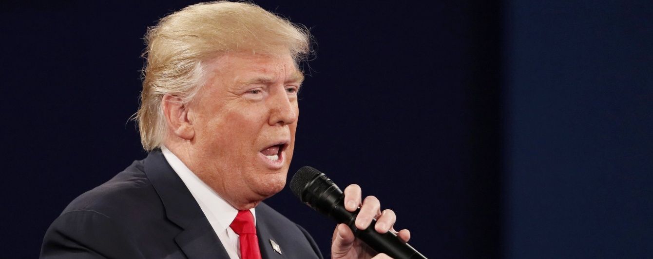 "Він був схожий на восьминога". Дві американки звинуватили Трампа в сексуальних домаганнях