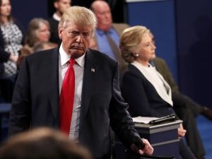 Трамп или Клинтон: кому американцы дадут от ворот поворот