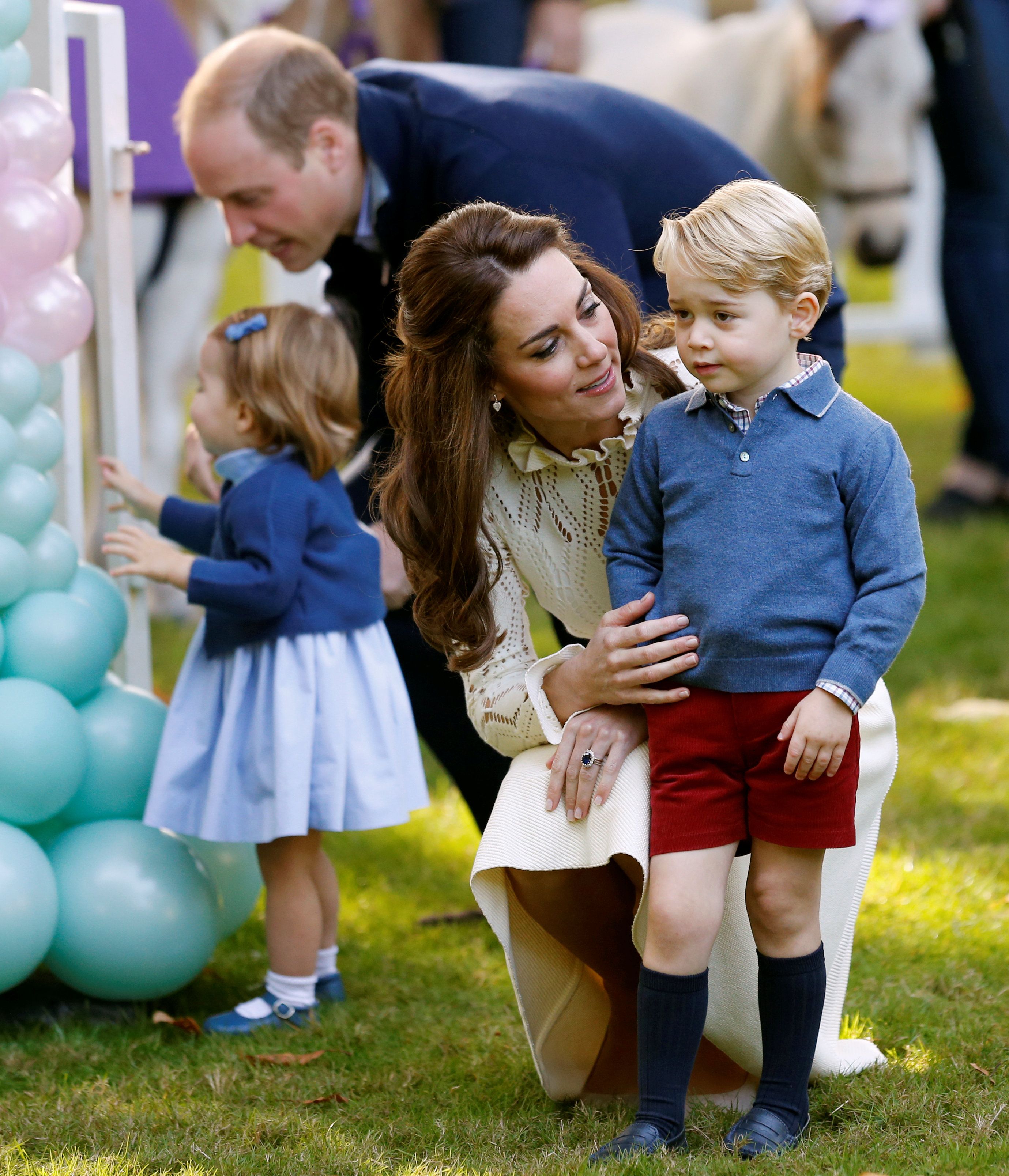 Кейт миддлтон фотошоп с детьми. Принцесса Кейт Миддлтон. Принц Джордж Кембриджский.
