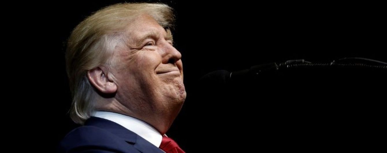 Я спокушав її, як повію. У США "злили" запис Трампа, у якому він розповідає про домагання жінок