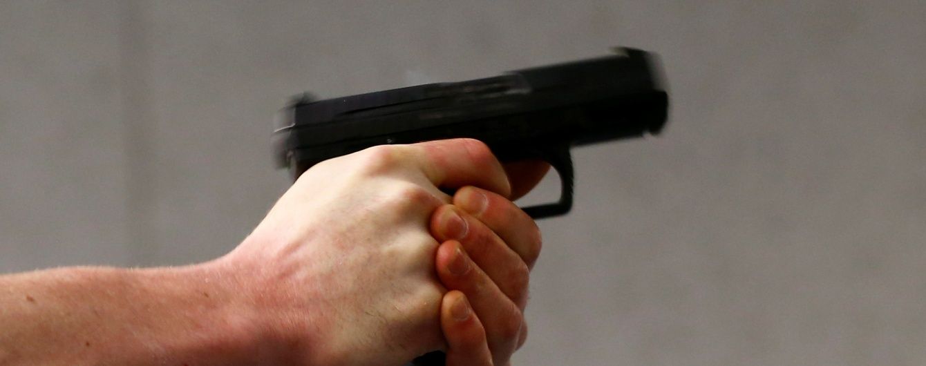 В Киеве сообщают о стрельбе возле дорогого отеля