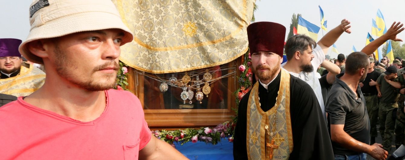 Колона хресного ходу з боку Борисполя розформувалась за кілька кілометрів до Києва