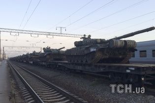 Із Росії з війною: бойовики "ДНР" отримали нові боєприпаси, танки, "Гради" і САУ