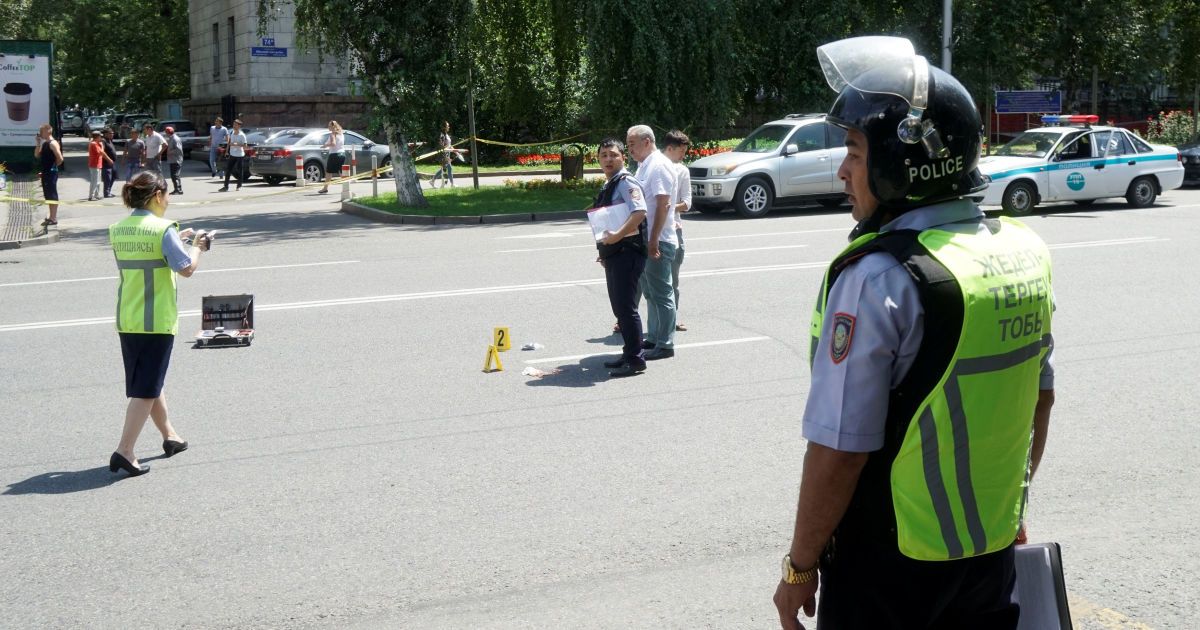 В Алмати закінчилася антитерористична операція, щонайменше 5 осіб загинули