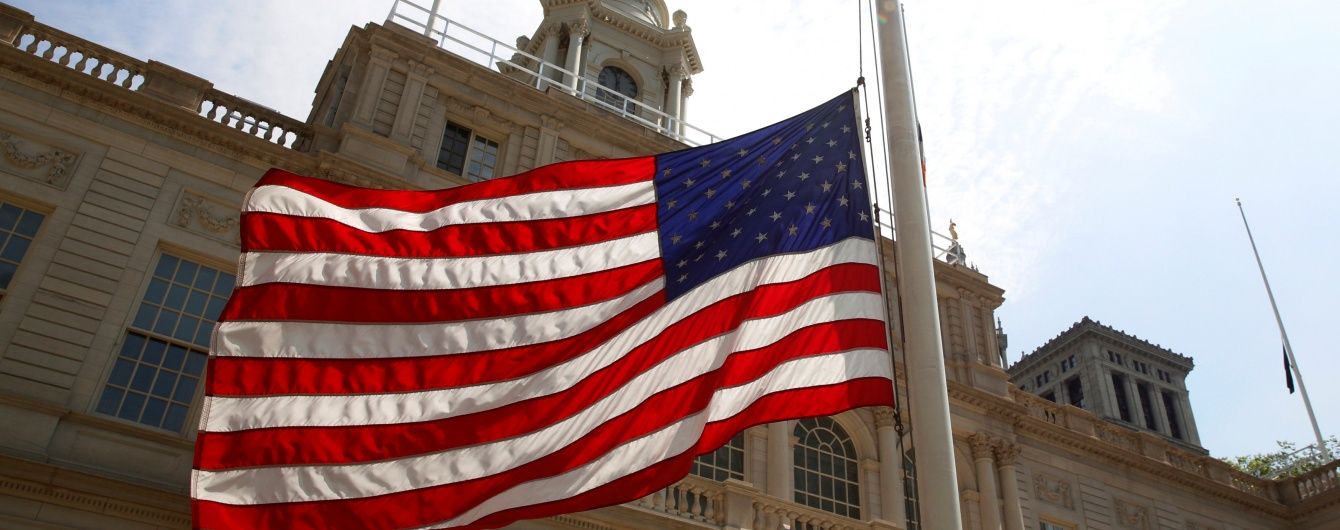 США выдворили двух российских дипломатов в ответ на нападение на американца в Москве