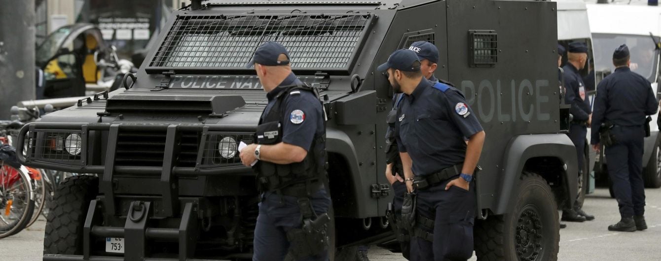 Вбивця французького поліцейського вбив його дружину і загинув сам