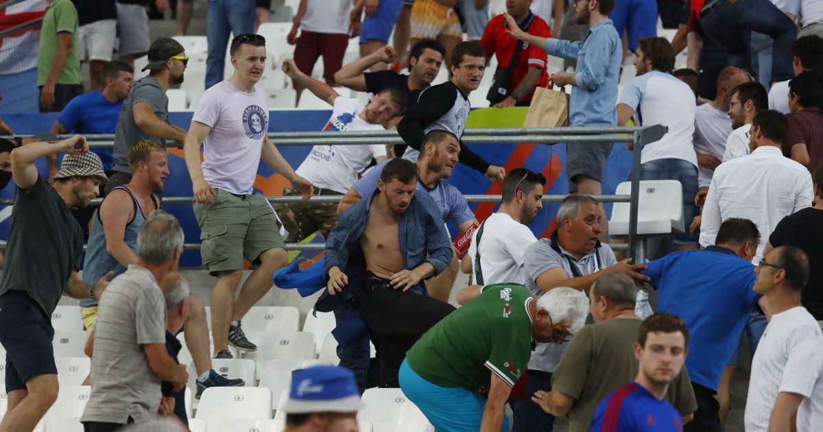 УЄФА може вигнати збірні Росії та Англії з Євро-2016