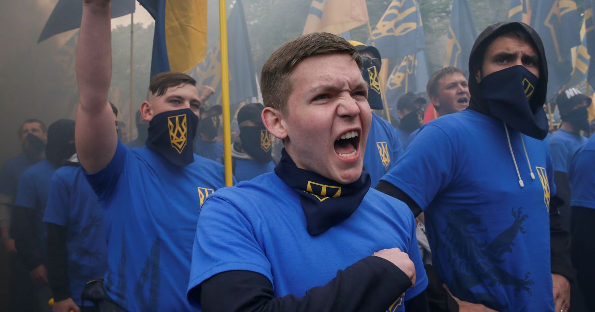 Трьох азовців затримали за напад на інкасаторську машину у Запоріжжі