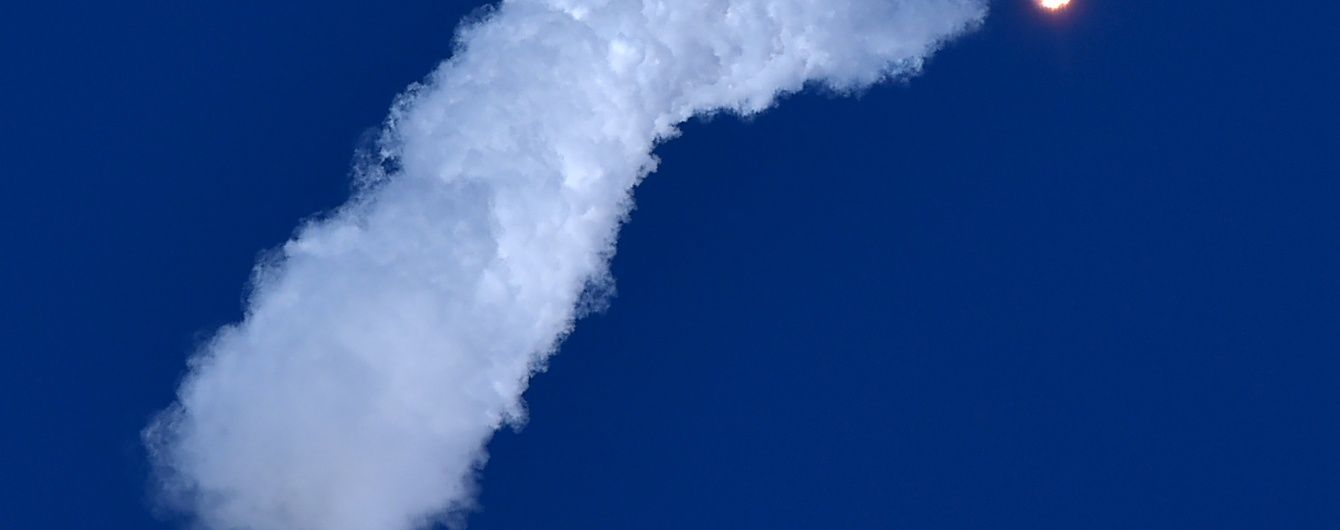 У Росії назвали причину втрати зв'язку із супутником