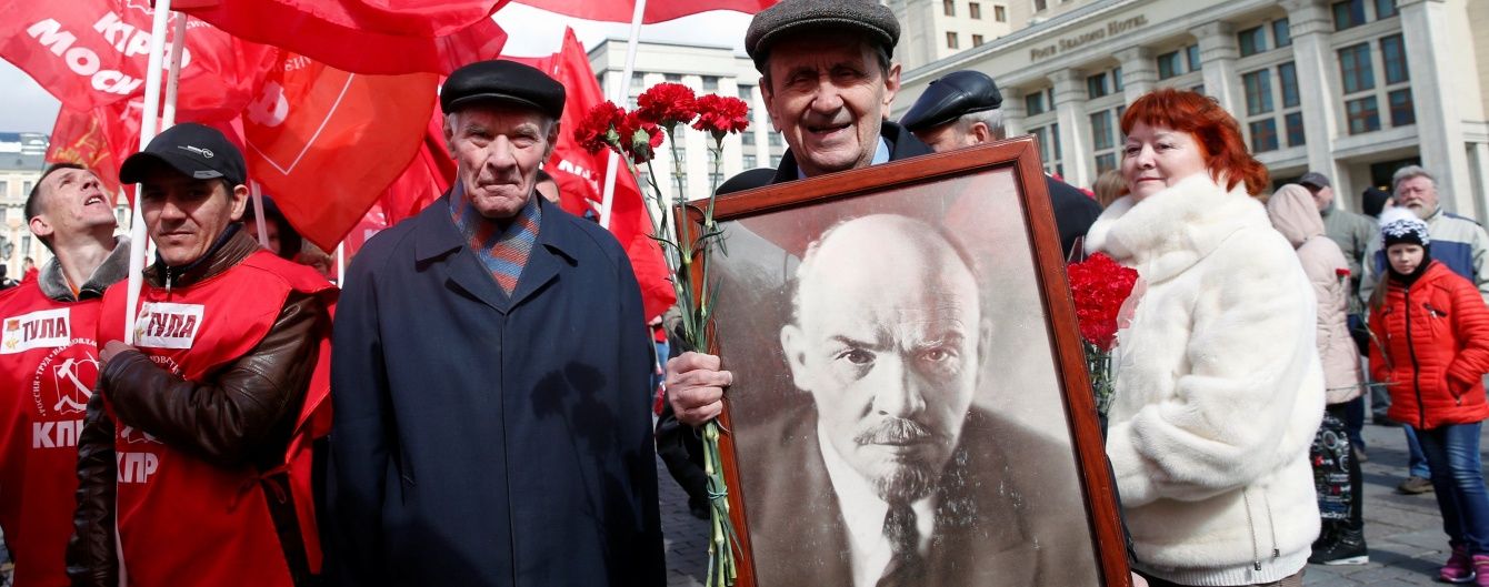 На Чернігівщині знесли останнього Леніна