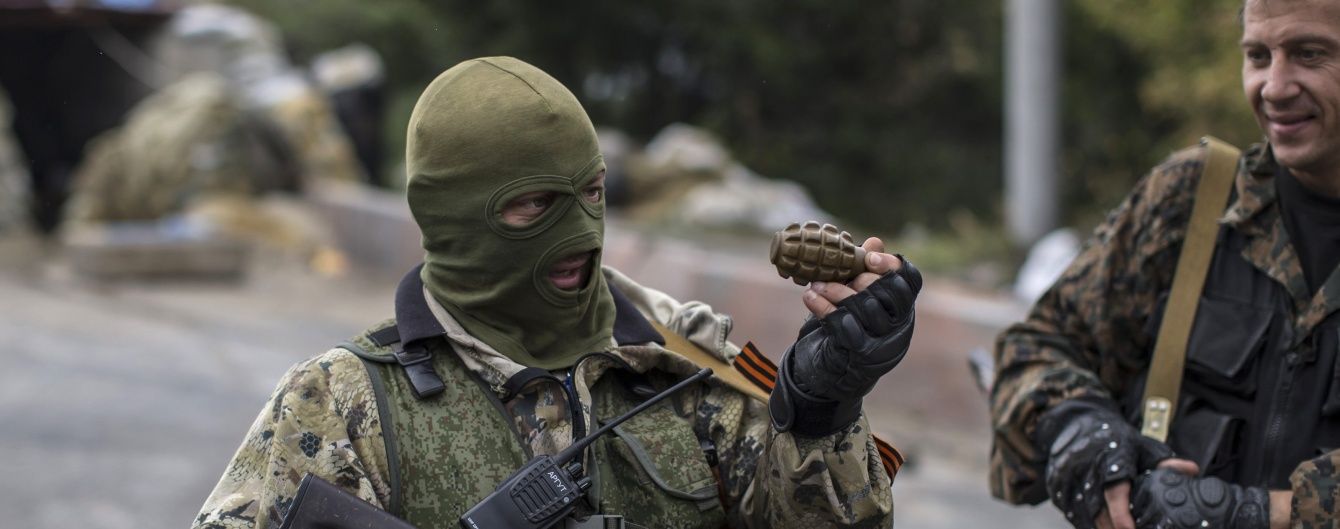 На Светлодарской дуге подорвались двое боевиков-россиян – штаб АТО