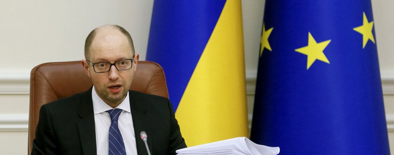 Тріумф та падіння Арсенія Яценюка. Як рекордна підтримка прем'єра змінилася тотальною критикою