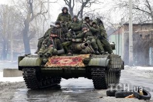 Відновлені обстріли на Луганському напрямку і стабільно гаряча Мар'їнка. Мапа АТО