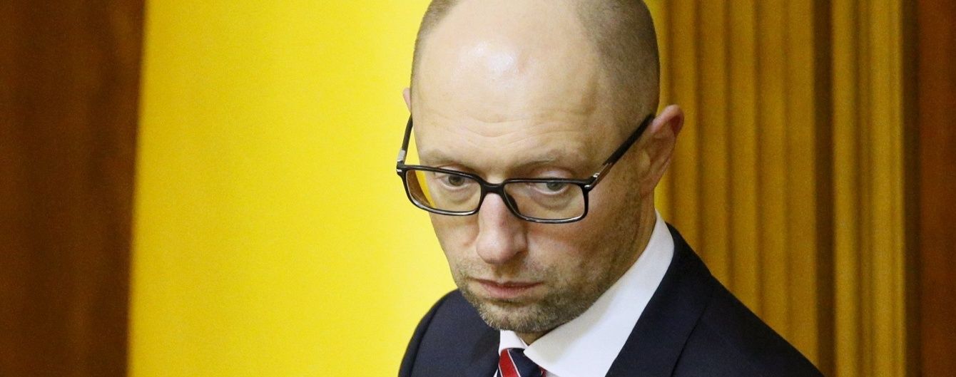 У ніч перед звітом у Раді Яценюк тричі їздив до Адміністрації президента