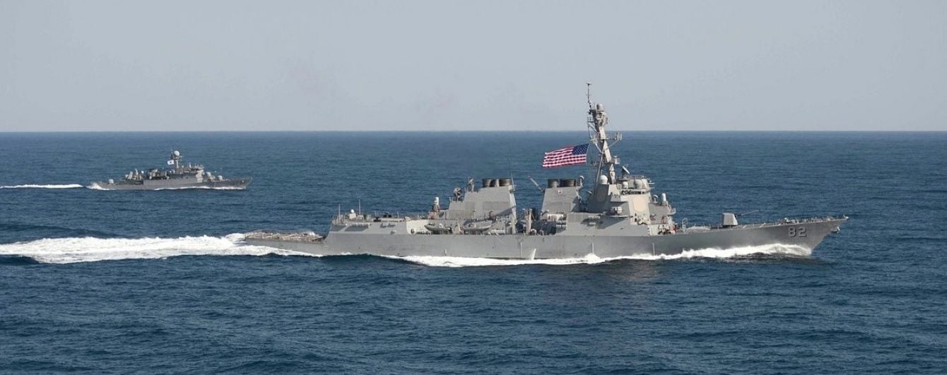 Іранські військові відігнали кораблі США від зони навчань