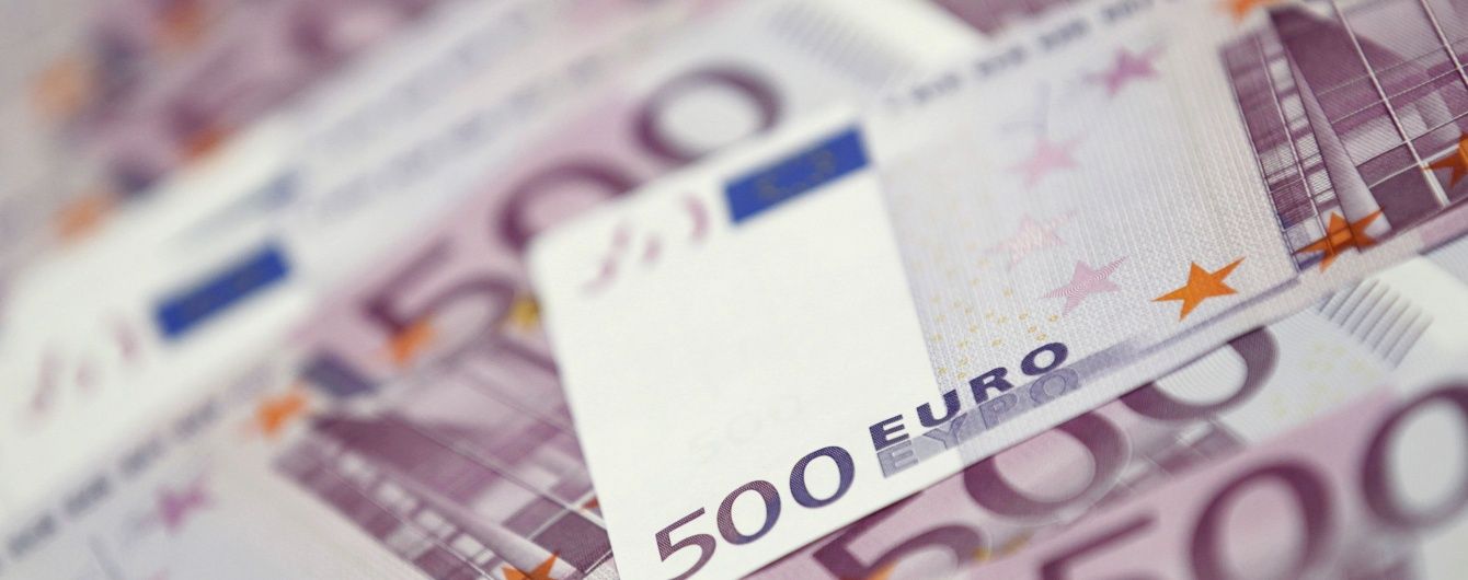 У курсах Нацбанку на 29 червня суттєво здешевшав євро. Інфографіка