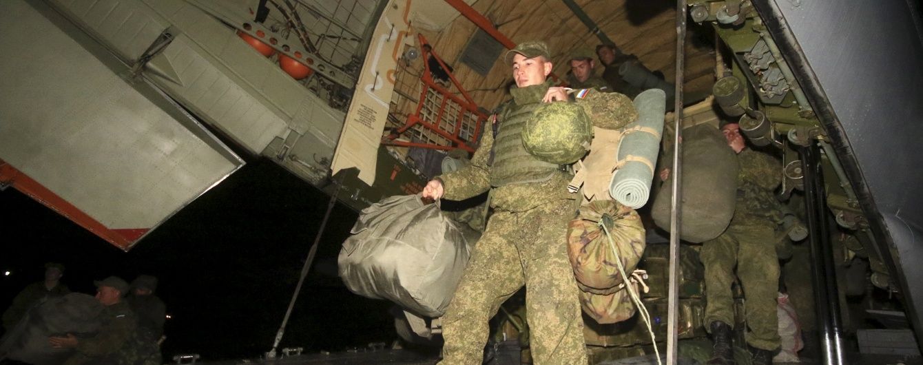 Втрати, звільнення, ротація. Що відбувається з російськими військами на Донбасі