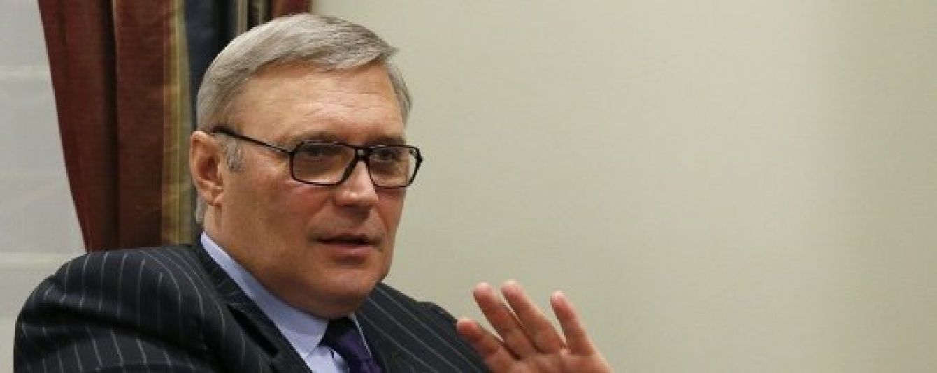 У Мережі з'явилося відео атаки на російського опозиціонера Касьянова із тортом
