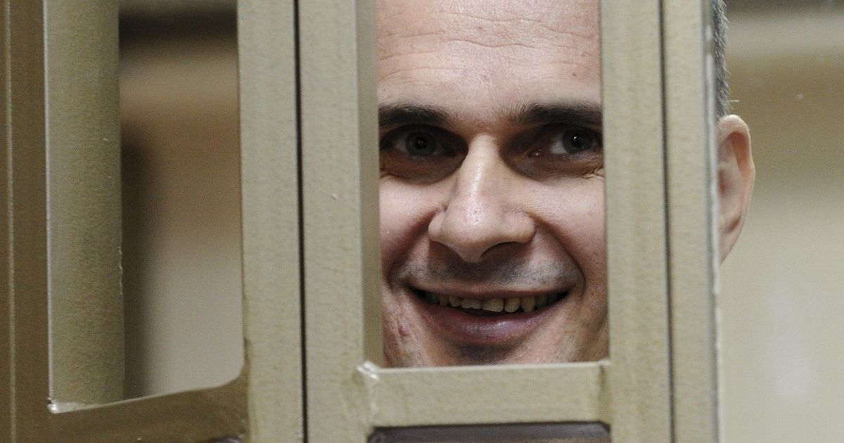Понад 130 російських діячів науки і культури вимагають звільнити Олега Сенцова