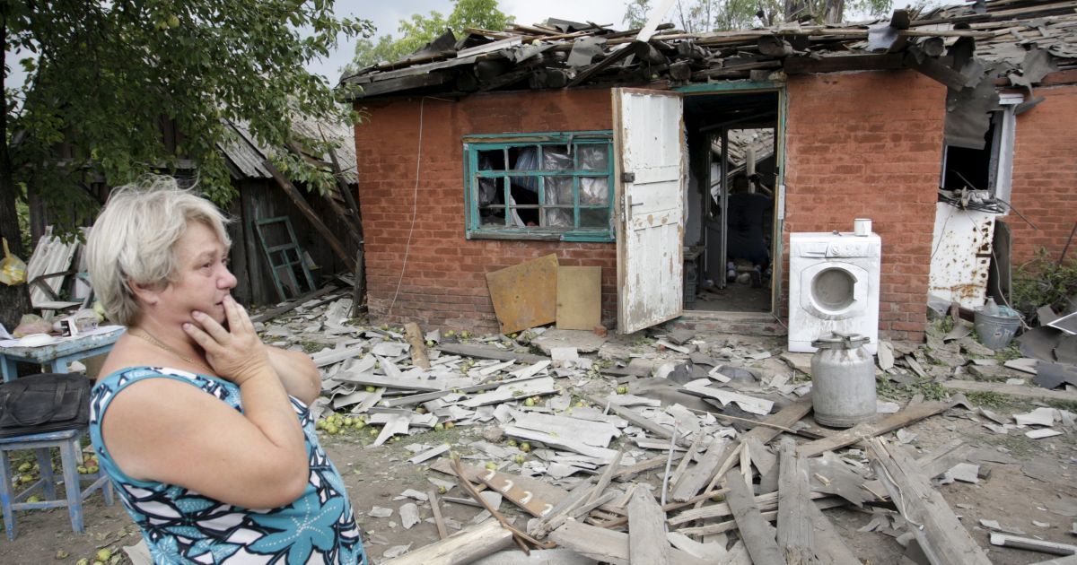Боевики нанесли удар артиллерией по Марьинке, тяжело ранен младенец