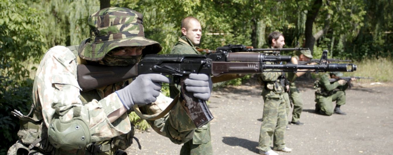 Понад 60 ворожих обстрілів та вогонь артилерії. В штабі АТО відзвітували про ситуацію на Донбасі
