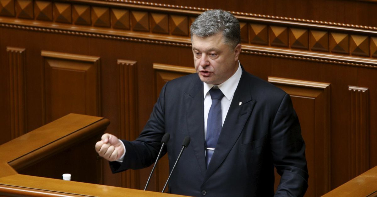 СБУ помешала диверсантам осуществить десятки терактов – Порошенко