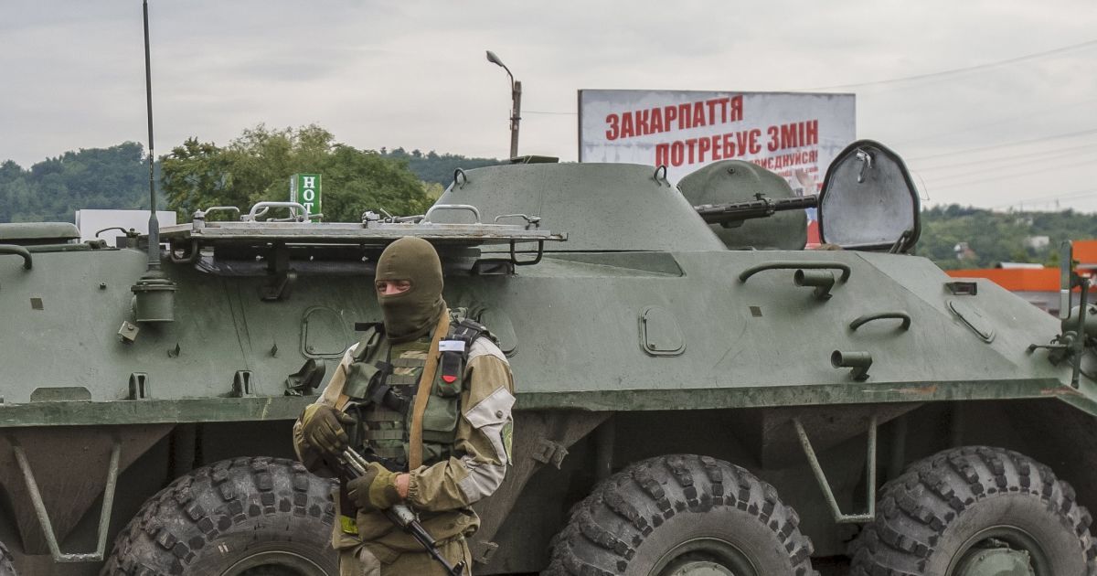 СБУ затримала двох бійців "Правого сектора", які брали участь у стрілянині в Мукачевому