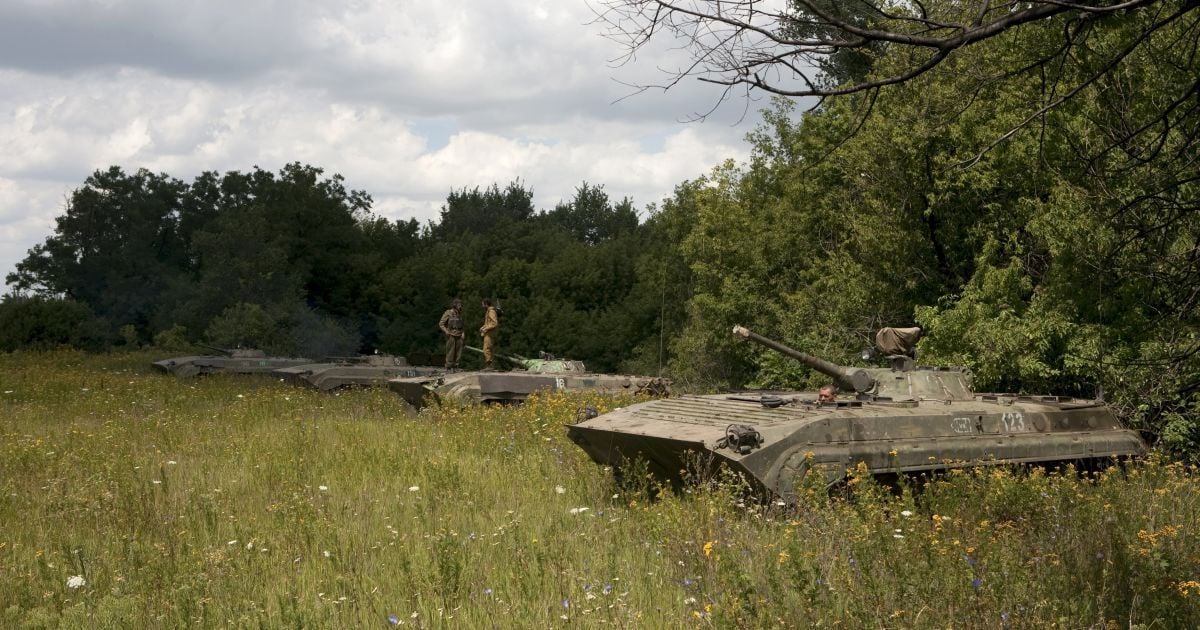 Боевики обстреляли из танка Курдюмовку, а возле Счастья вели провокационный обстрел