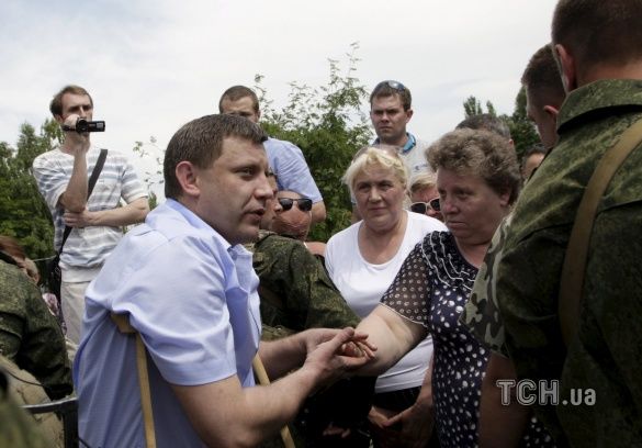 Олександр Захарченко на милицях _1
