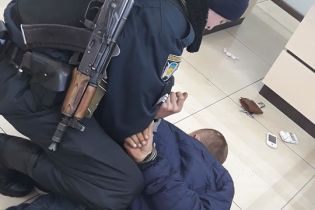 В Черкассах вор пытался украсть дорогое кольцо "проглотив" его