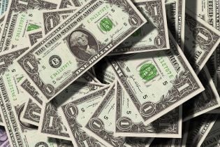 В США безработный выиграл в лотерею 273 млн долларов