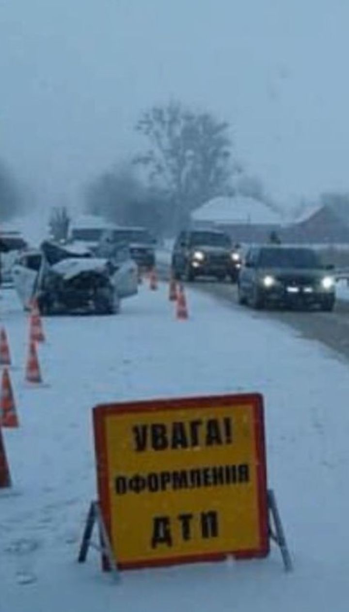 На Львівщині зіткнулися легковик і мікроавтобус: загинула 14-річна дівчинка