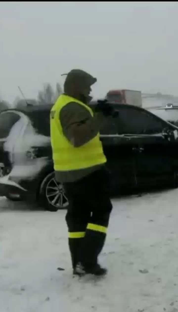 Масова ДТП в Польщі: одразу 18 автівок зіштовхнулися на трасі біля міста Лодзь