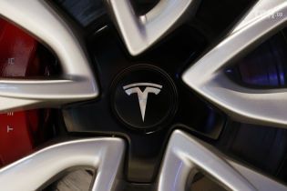 Шахраї з Одеси "заснували" в Україні представництво Tesla і видурили тисячі доларів
