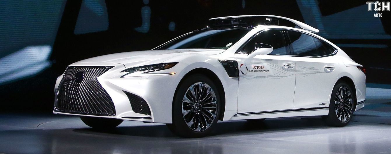 Toyota представила безпілотник на базі гібрида Lexus
