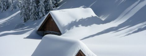 Канада в снежном плену: закрыты аэропорты и автодороги