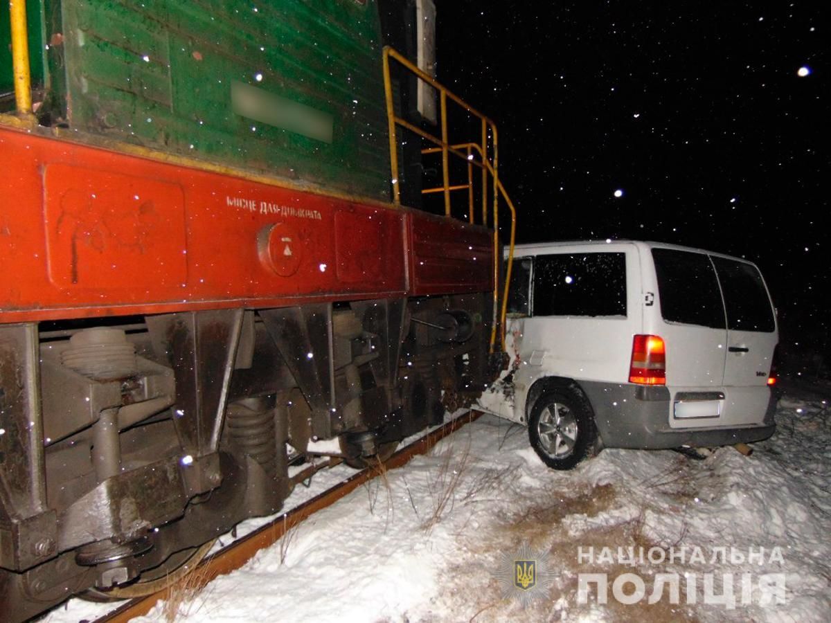 чернівецька область, локомотив, мікроавтобус, дтп