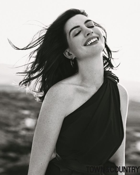   Anne Hathaway_3 