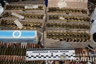 В Винницкой области у 60-летнего мужчины изъяли арсенал оружия и наркотики