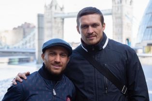 Forbes назвав суперників, з якими обов'язково повинні зустрітися Ломаченко та Усик у 2019 році