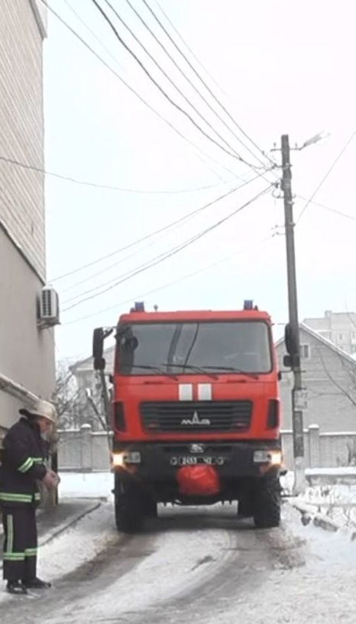 Масштабна пожежа у Вінниці: з охопленої полум'ям багатоповерхівки евакуювали 12 людей