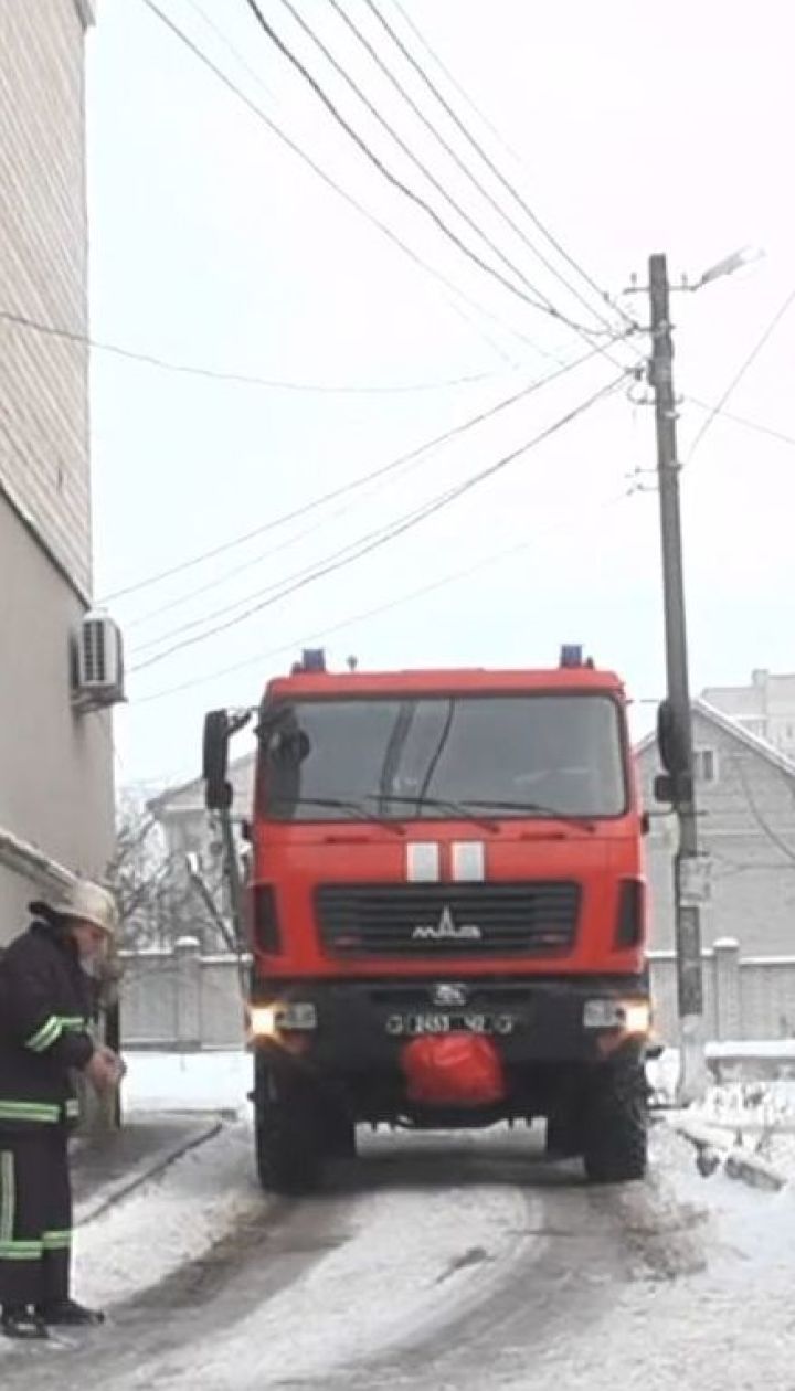 Крупный пожар в Виннице: с горящей многоэтажки эвакуировали 12 человек