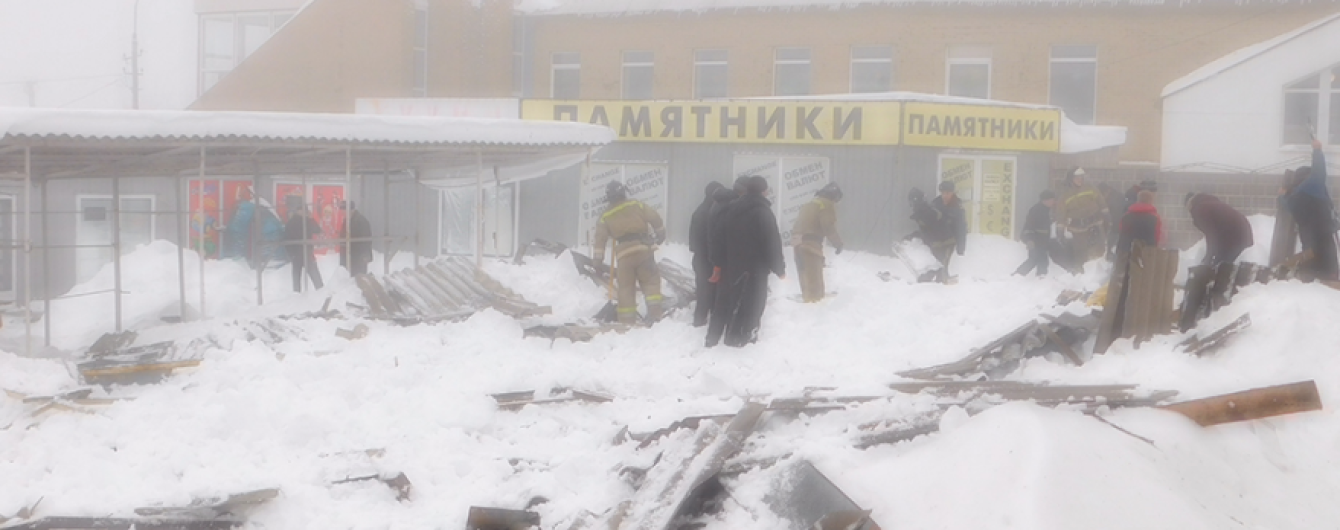 В оккупированной Макеевке обрушилась крыша торгового ряда: есть раненые