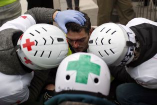 Французскую полицию мобилизуют из-за протестов “желтых жилетов”