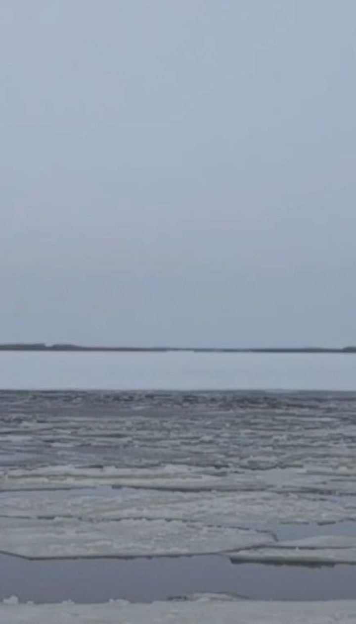 Трагедія на Київському водосховищі: під кригу провалилися рибалки